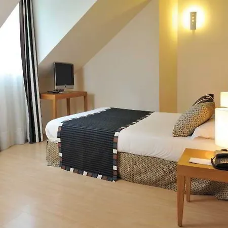溪流酒店 4*