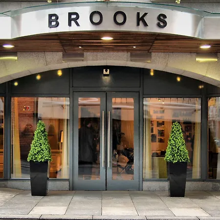 Brooks 4*