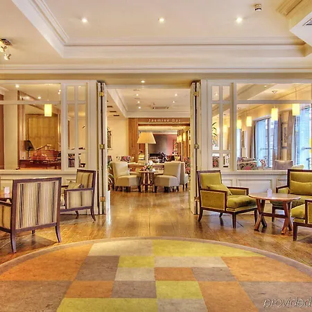 Отель Brooks 4*