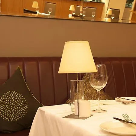 Отель Brooks 4*